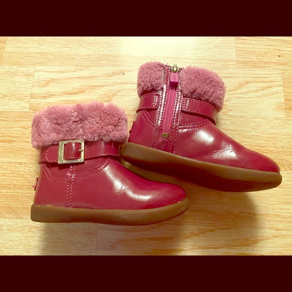 Ugg toddler boots - Picture 1 of 3
